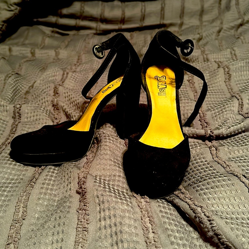 Black ankle strap 4” heels